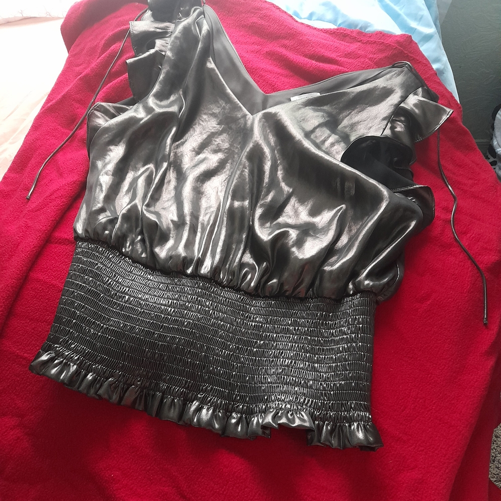 ​Nine West Metallic Silver Ruffle Crop Top Size L Party Concert Chic Clubwear